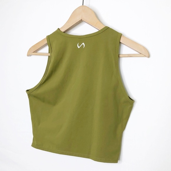 T L F Olive green, cinched, cropped work out athletic top - Picture 4 of 7